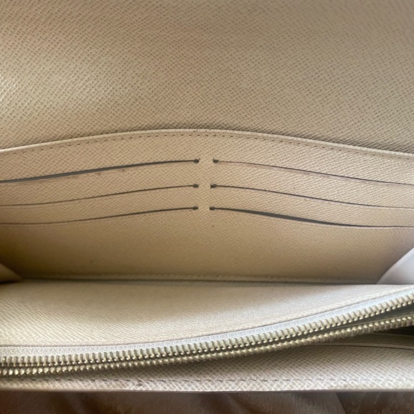 Louis Vuitton Damier Azur Wallet - Cream and Blue (Sarah Wallet) - Picture 4 of 12